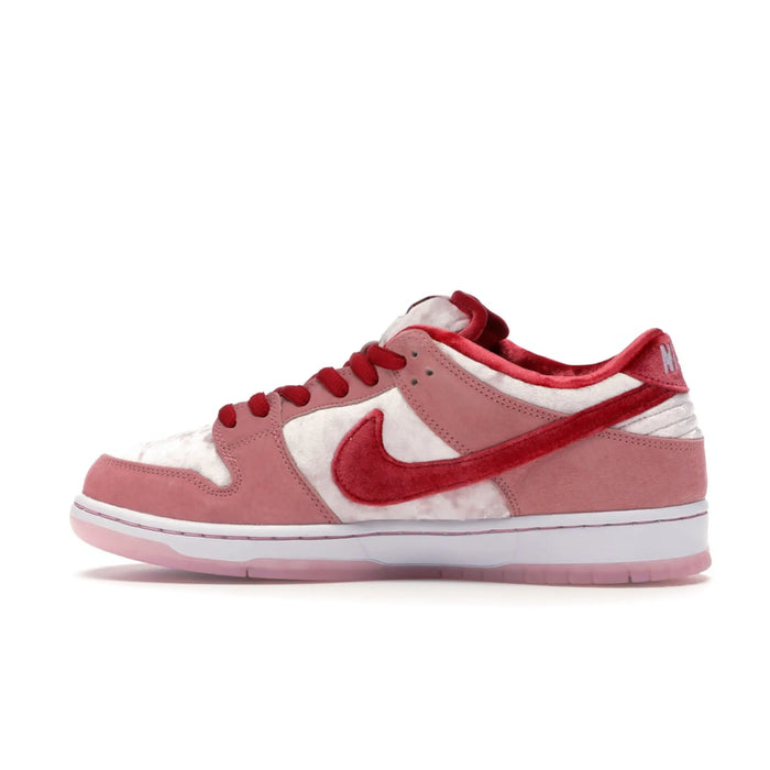 Nike SB Dunk Low StrangeLove Skateboards (Regular Box)