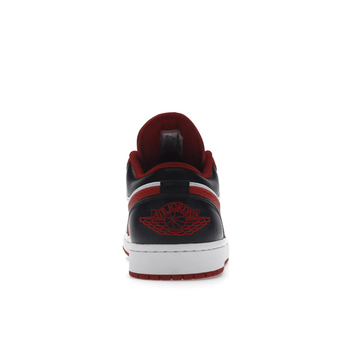 Jordan 1 Low Bulls